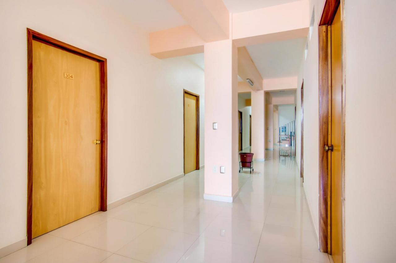 Hotel La Estancia Colima Bagian luar foto
