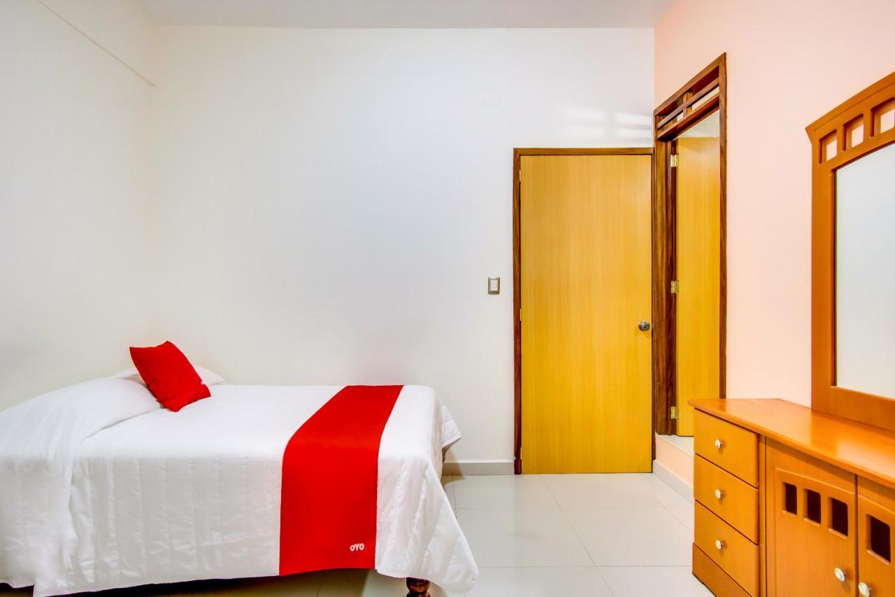 Hotel La Estancia Colima Bagian luar foto